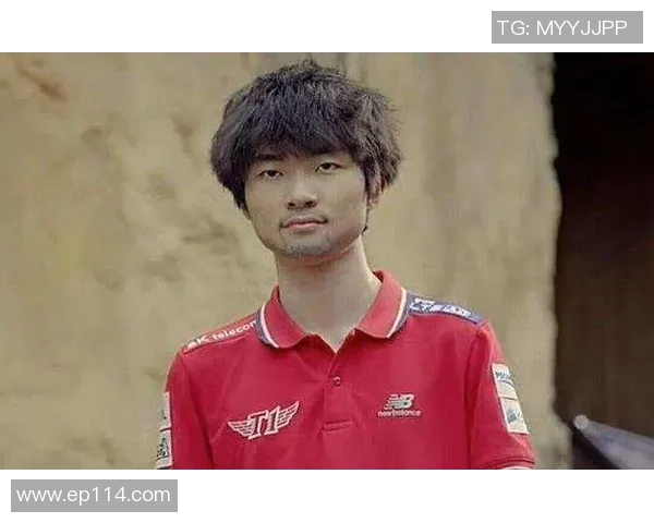 李哥一波操作后崩盘揭秘大超发条如何在对线中压制一千块