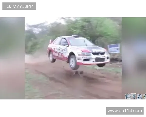 Junjia驾驶失误擦肩而过Zeka在原地遭遇致命攻击引发热议