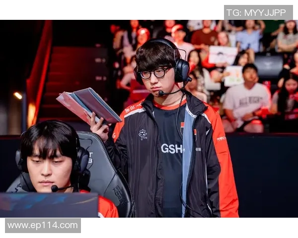 HLE团队携手奋战成功击败CFO全员真情流露誓言冲击四强荣耀