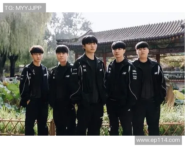 S15淘汰赛精彩对决KT战队与CFO战队的巅峰较量回顾 S15淘汰赛精彩对决KT战队与CFO战队的巅峰较量回顾