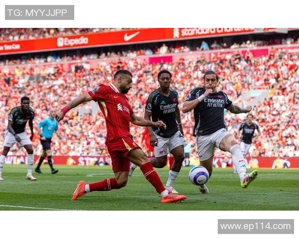 伦敦德比即将来袭阿森纳与切尔西争夺榜首之战引发关注 伦敦德比即将来袭阿森纳与切尔西争夺榜首之战引发关注